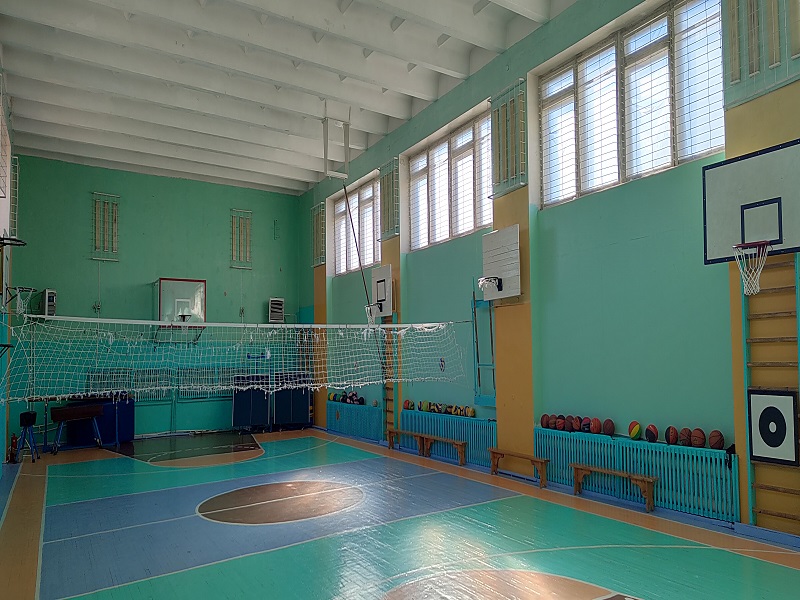 спортивный зал школы